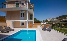 Villa Elpida At Minies